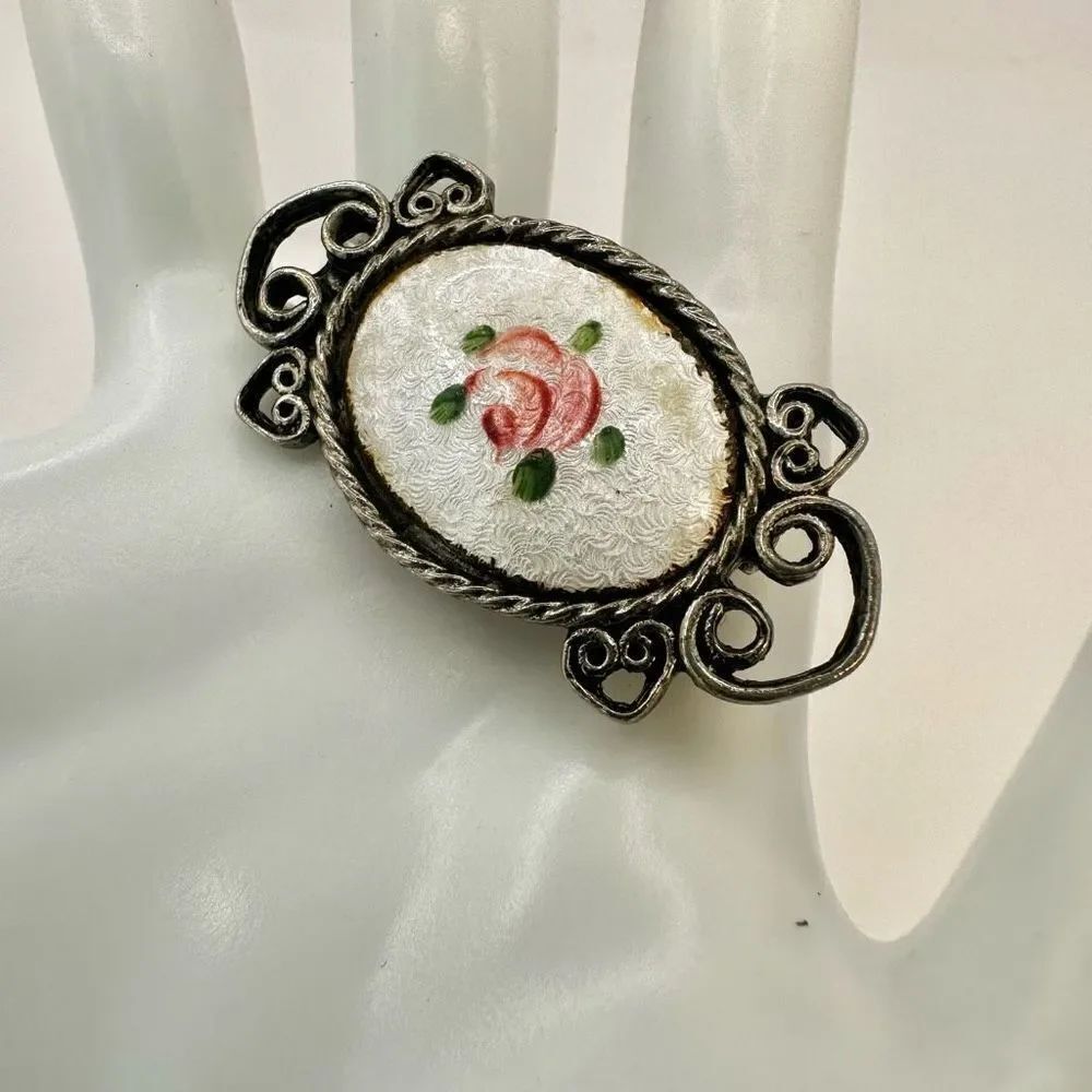 Vintage floralโhairโbarrette